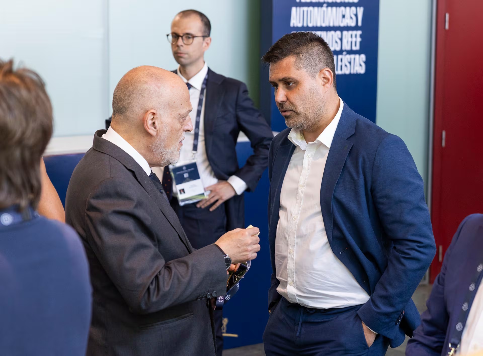 赛前罗马备战西甲，内部沟通细节曝光，引发热议，身体对抗强度拉满