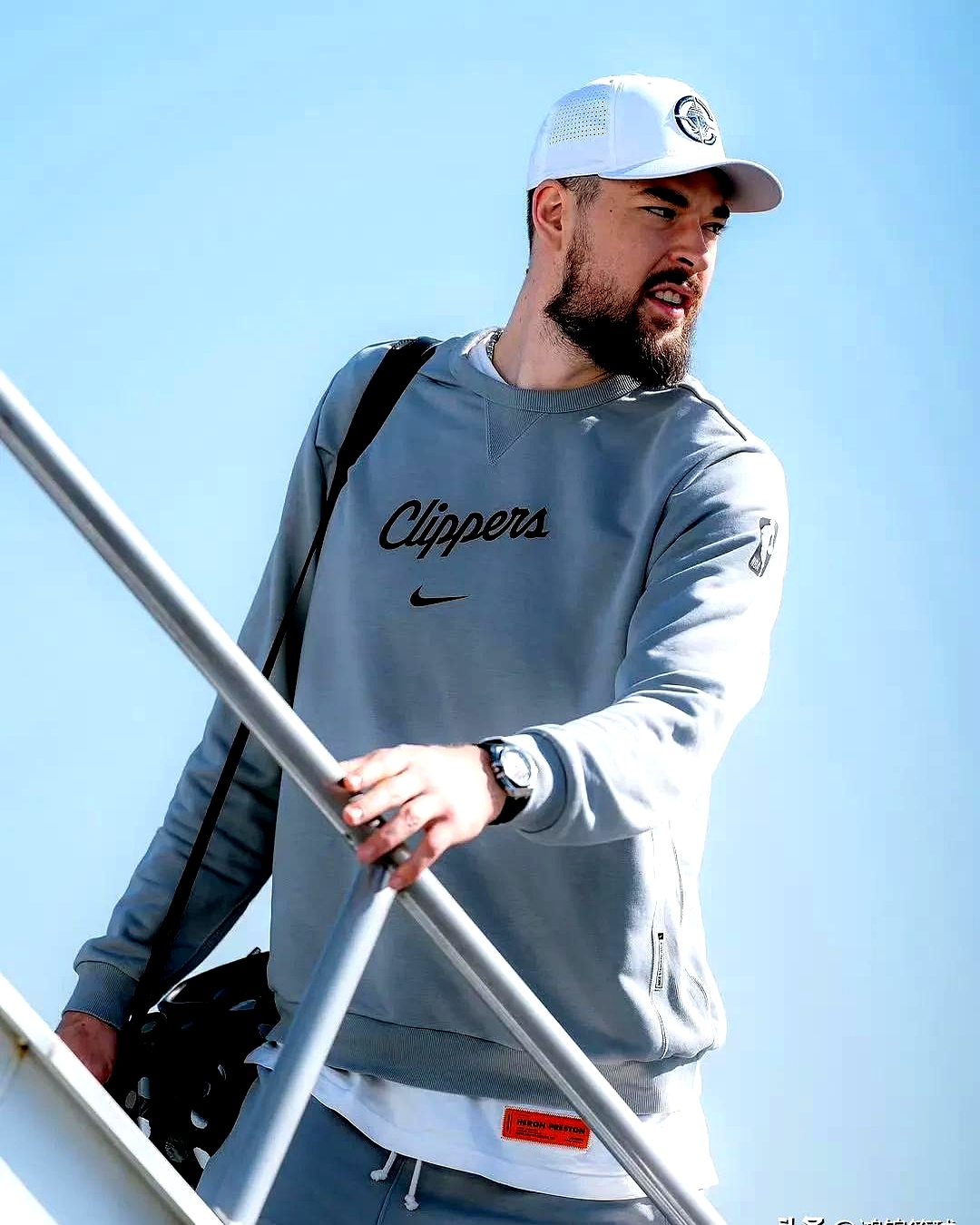 洛杉矶快船训练开放日，转会期豪取连胜引欢呼，英超在即，控场能力受关注