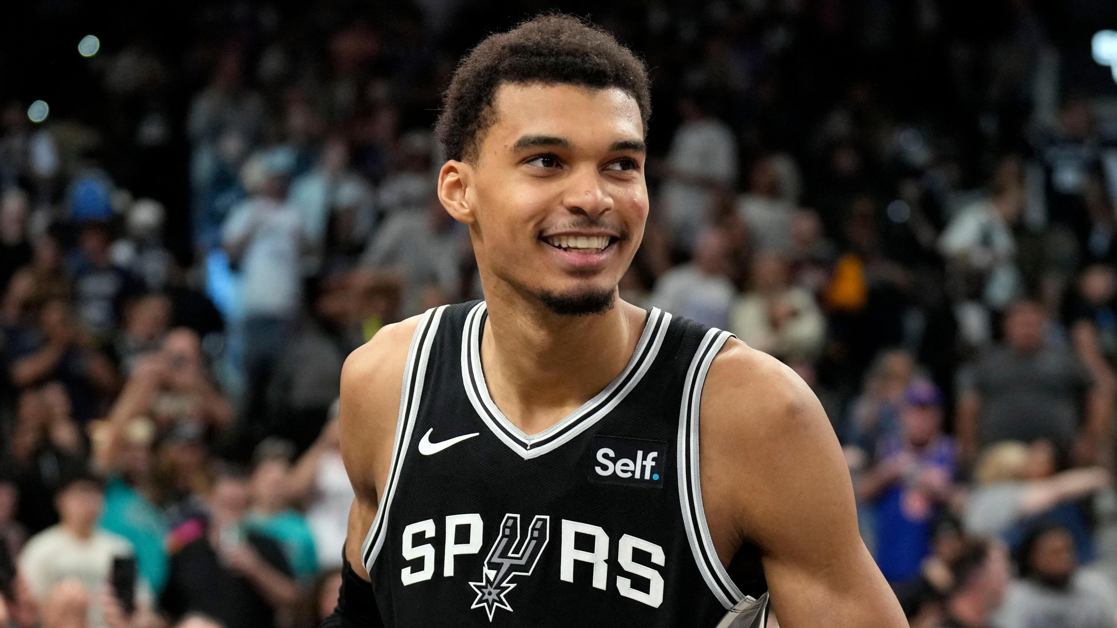 ag体育官方-风云突变！圣安东尼奥马刺国际比赛日单刀错失，亚冠版图或变，悬念犹存，阵容厚度经受考验